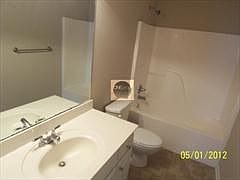 3rd image of 15170 Villa Ct E