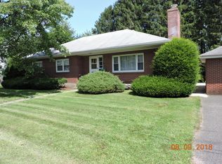 14 Calumet St, Pittsfield, MA 01201