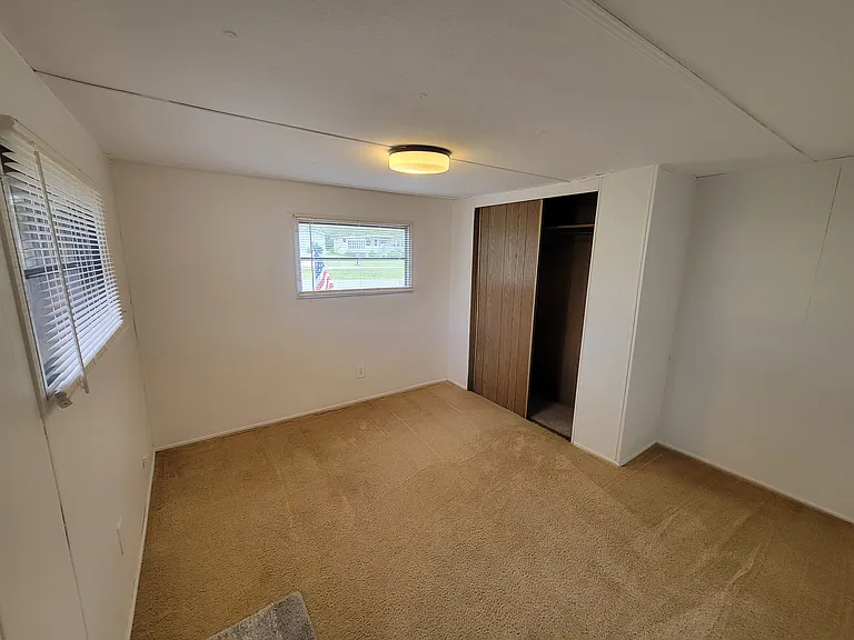 7513 Highpoint Blvd — Photo 16