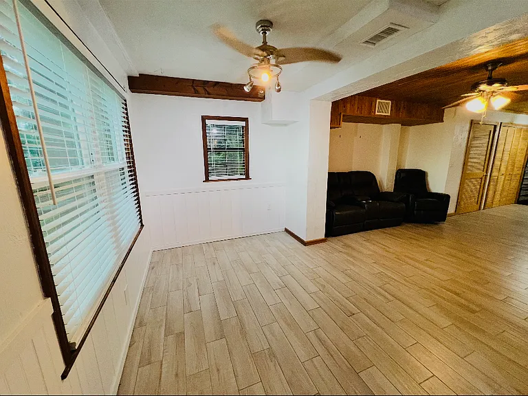 2076 S Halifax Dr — Photo 3