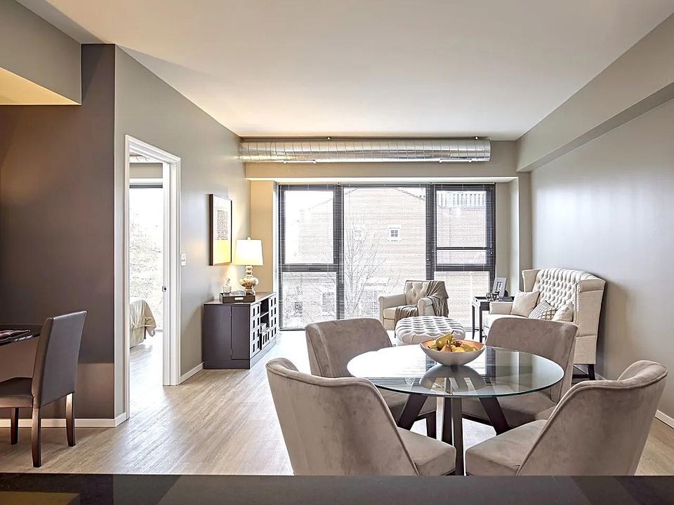 1st image of 215 W Scott St #6