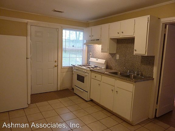 2nd image of 369 McArthur Dr NE