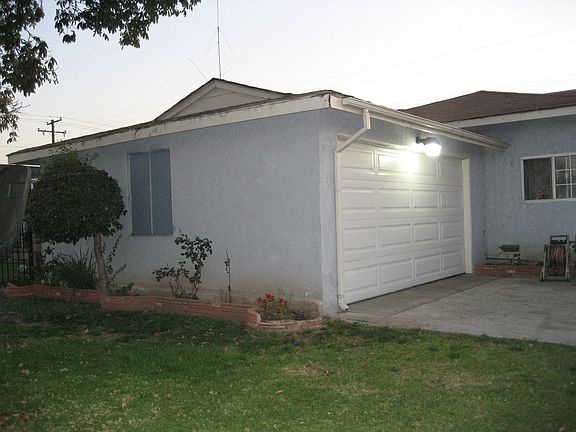 Attach 2 car Garage