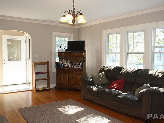 5th image of 2327 N Sherman Ave