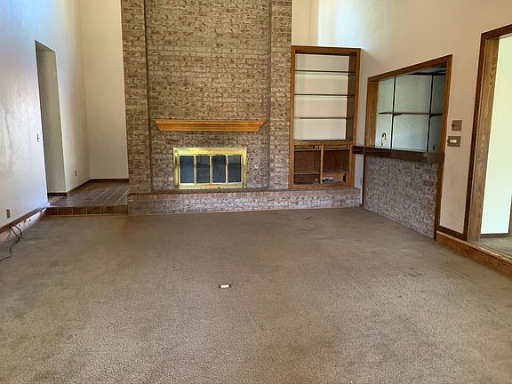 3rd image of 3501 Willow Lake Ln
