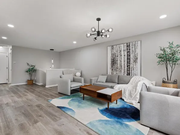 10307 Englewood Dr, Eden Prairie, MN 55347