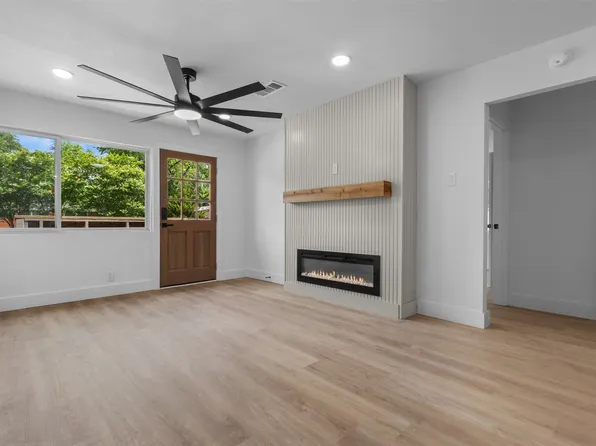 2938 Hillglenn Rd, Dallas, TX 75228