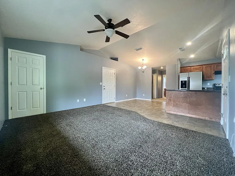 1268 SW Sun Glo Dr — Photo 4