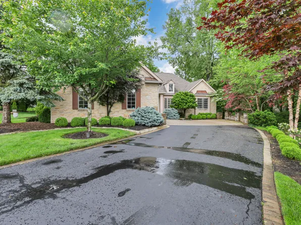 6074 Whitney Woods Ct, Columbus, OH 43213