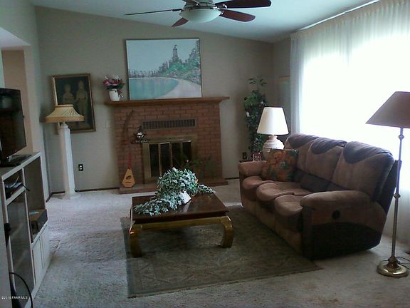 3rd image of 1053 N Arrowhead Ln