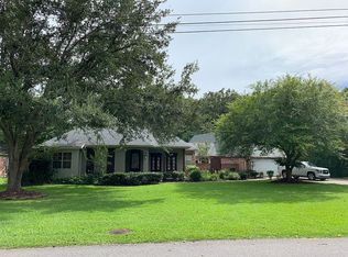 114 Green Meadow Rd, Lafayette, LA 70503