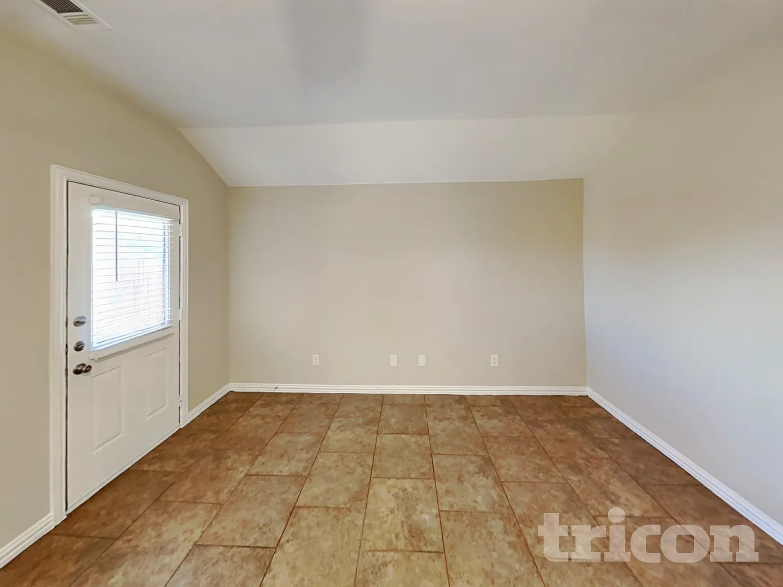 12409 Hunters Mill Trail Burleson TX — Photo 3