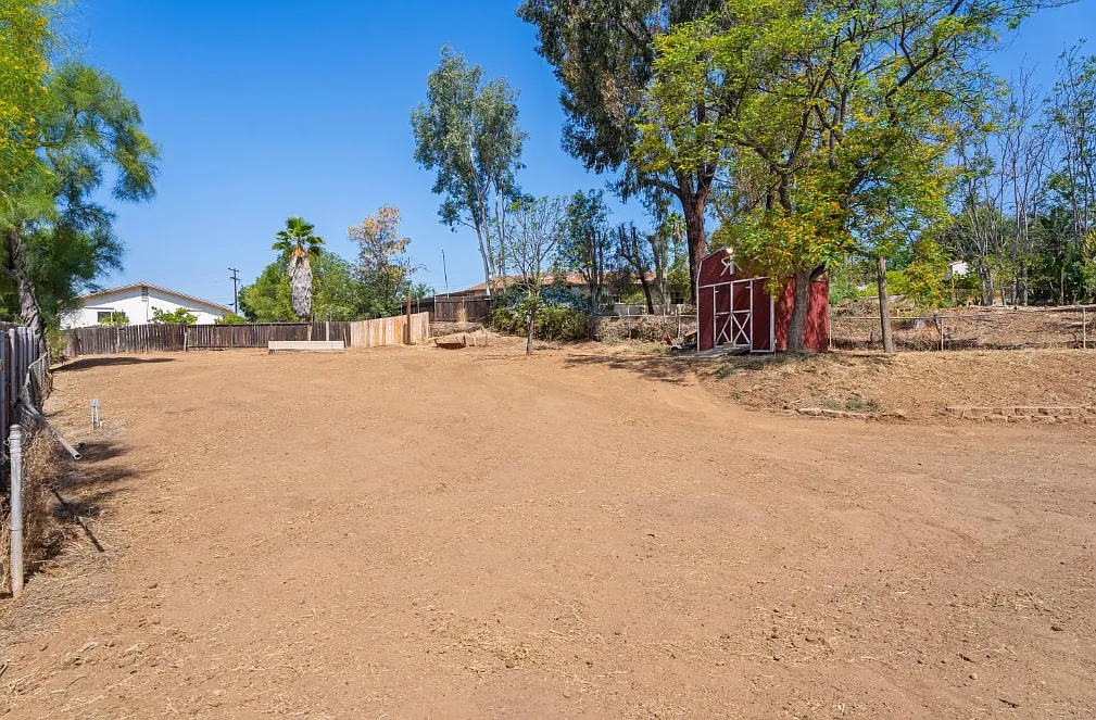 4 bed, 1374 sqft, $5,375 — Photo 4