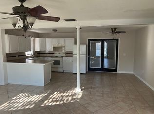 5725 8th St, Zephyrhills, FL 33542