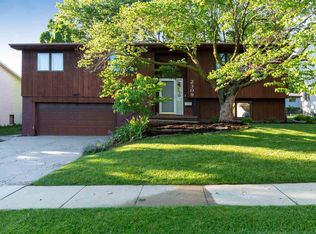 2309 Yorkshire Dr, Cedar Falls, IA 50613