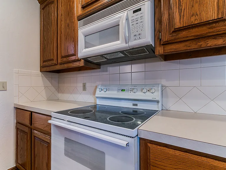 2913 Daybreak Dr — Photo 31