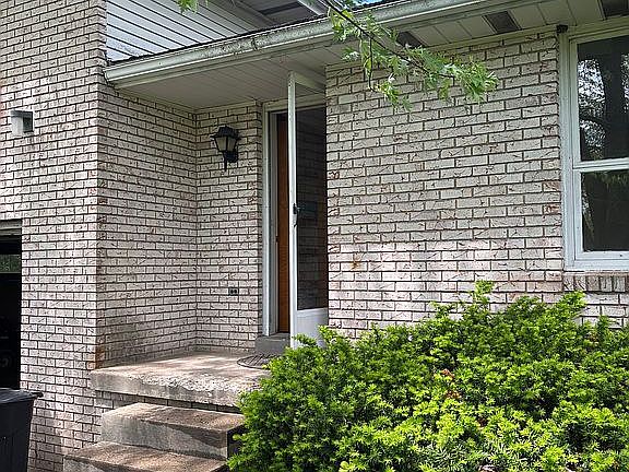 3rd image of 37670 Miller Rd