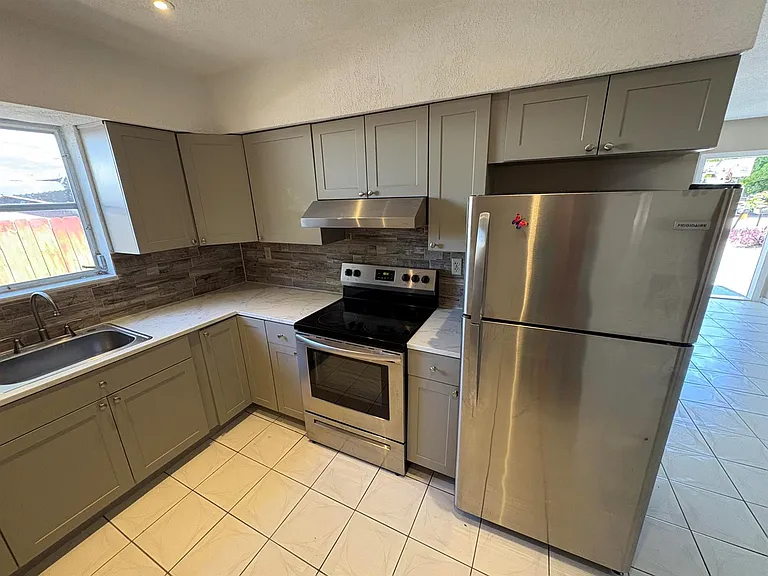 6841 Pembroke Rd #5 — Photo 5