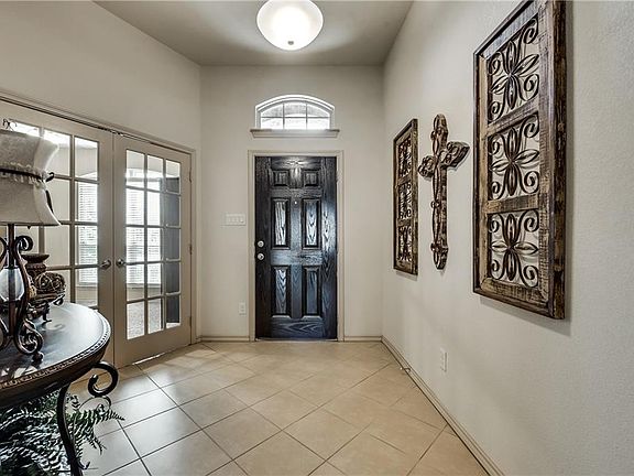 2nd image of 5900 Comanche Peak Dr