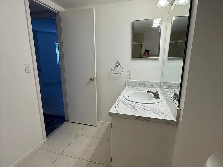 1548 SE Royal Green Cir #M-103 — Photo 8