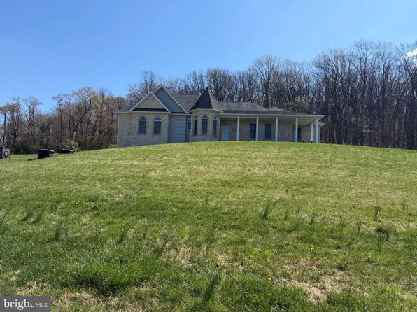 5303 Stambaugh Rd, Spring Grove, PA 17362