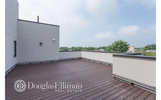 Sold by Douglas Elliman | media 20