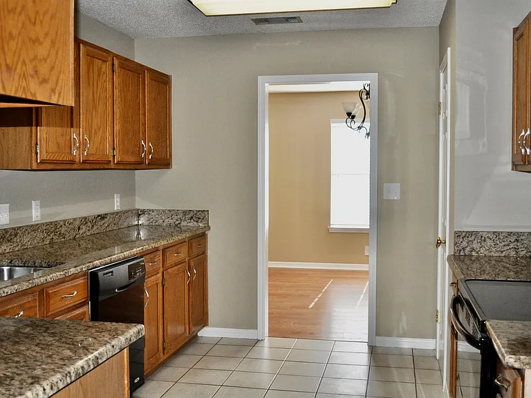 8304 Red Willow Dr — Photo 5