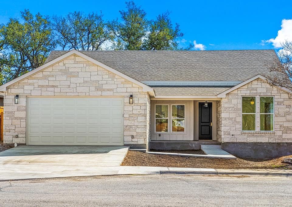 1st image of 301 Bow Dr