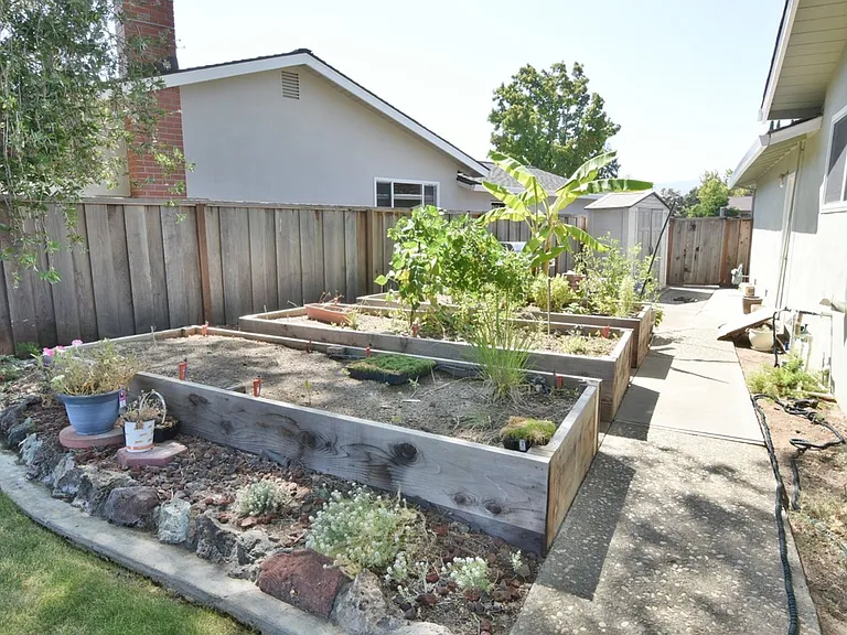 10510 Baywood Ct — Photo 18