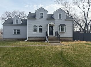 423 S Center St, Bensenville, IL 60106