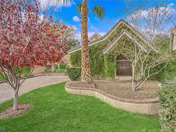 3rd image of 6568 Avon Ct