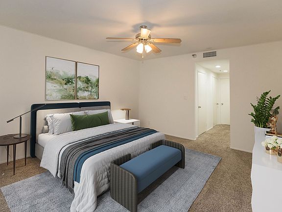 5th image of 410 S Barrington Ave APT 205