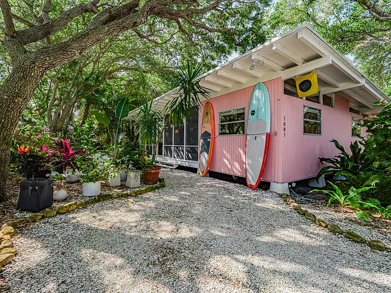 1881 E Barefoot Pl — Photo 56