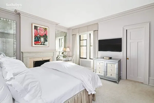 Sold by Sotheby's International Realty | media 3