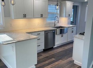 95 S Irwinwood Rd, Lancaster, NY 14086