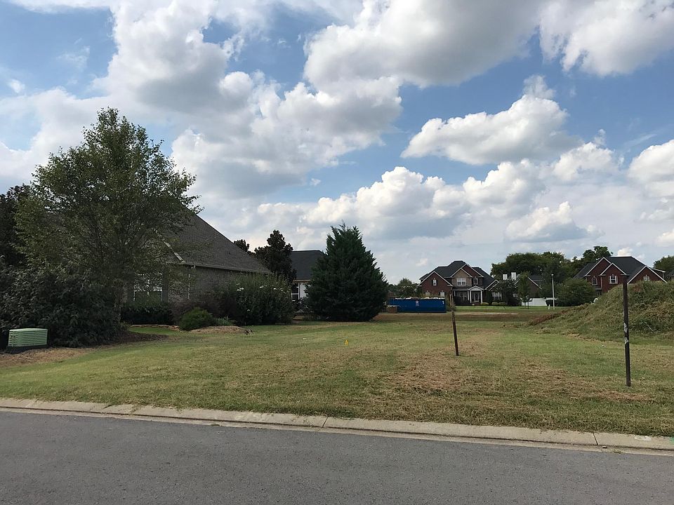 2nd image of 439 Garden City Dr