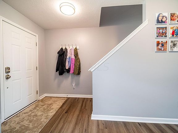 5th image of 2060 Belmont Dr
