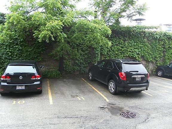 4th image of 921 W Belle Plaine Ave APT G