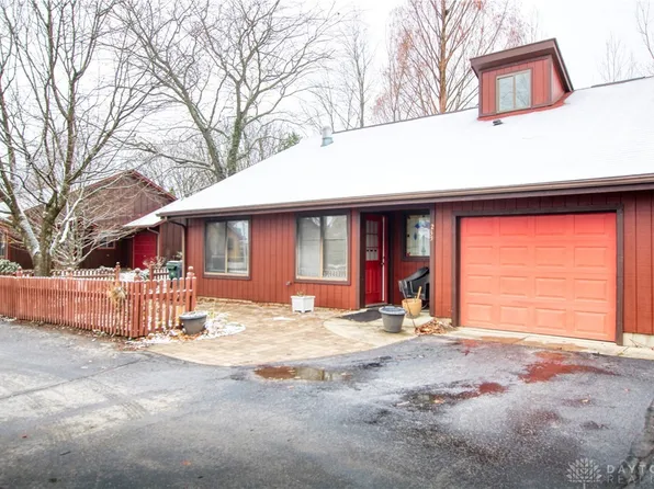 235 Park Meadows Dr, Yellow Springs, OH 45387