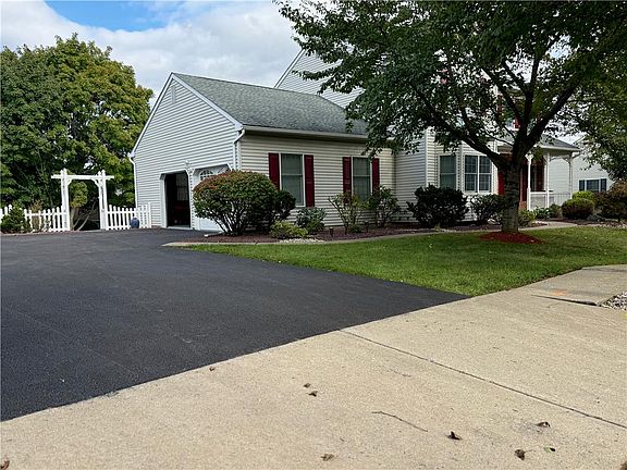 3rd image of 4440 Jasmine Dr