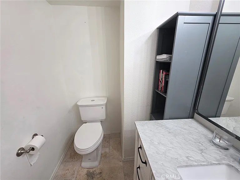 13963 Riverside Dr #13963 — Photo 25