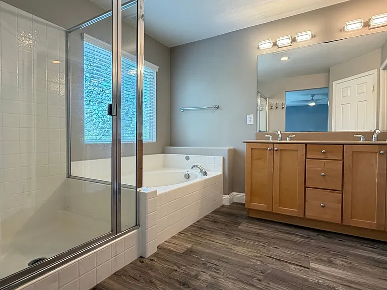 5798 Mapleview Dr — Photo 20