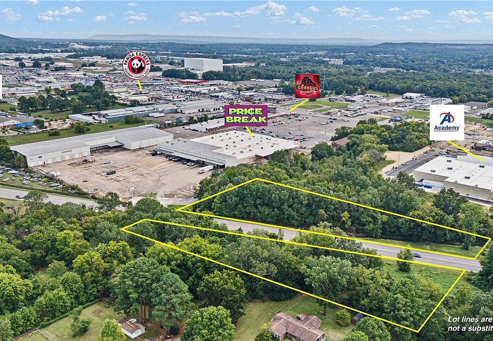 1st image of E Parkway Dr