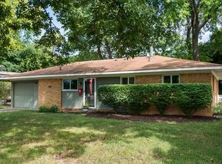 1042 N Maple Rd, Ann Arbor, MI 48103