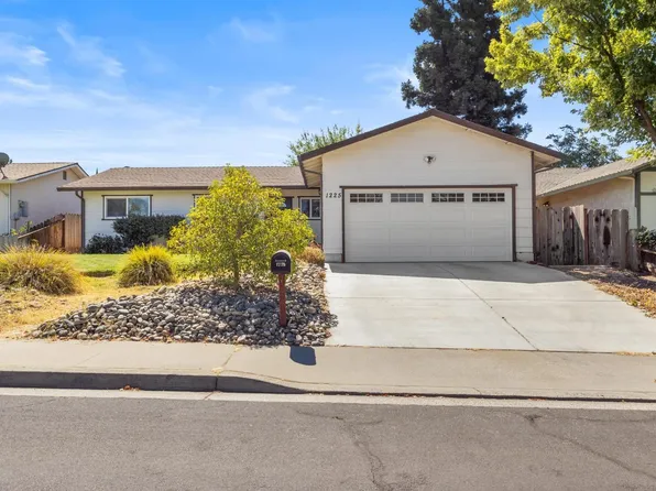 1225 E A St, Oakdale, CA 95361