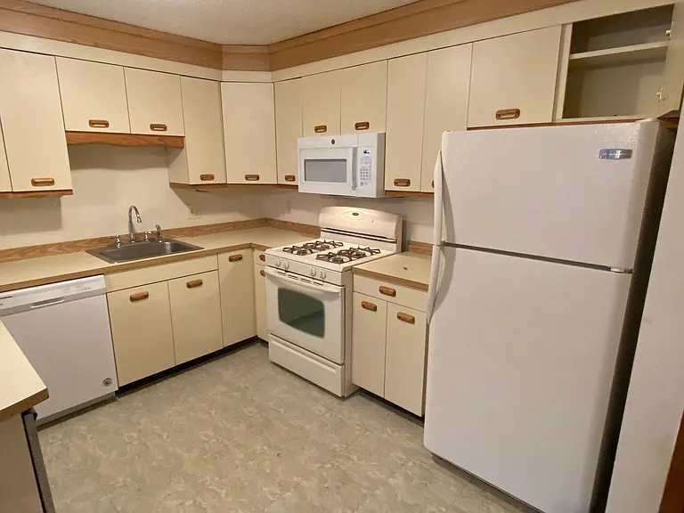5 Roedean Dr #201 — Photo 1