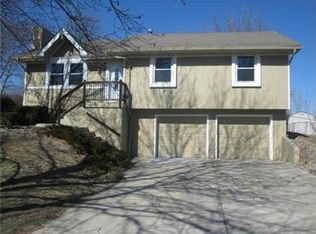 900 NE 104th Ter, Kansas City, MO 64155