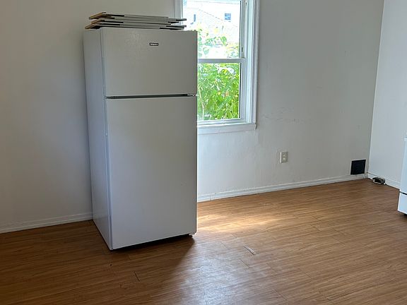 3rd image of 89 Ward St APT 1