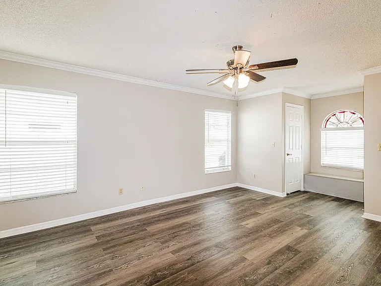 9132 Hawkins Ct — Photo 9