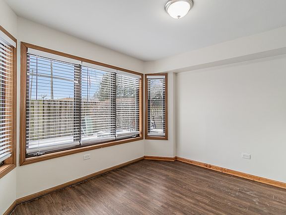 5th image of 323 Cromwell Ct